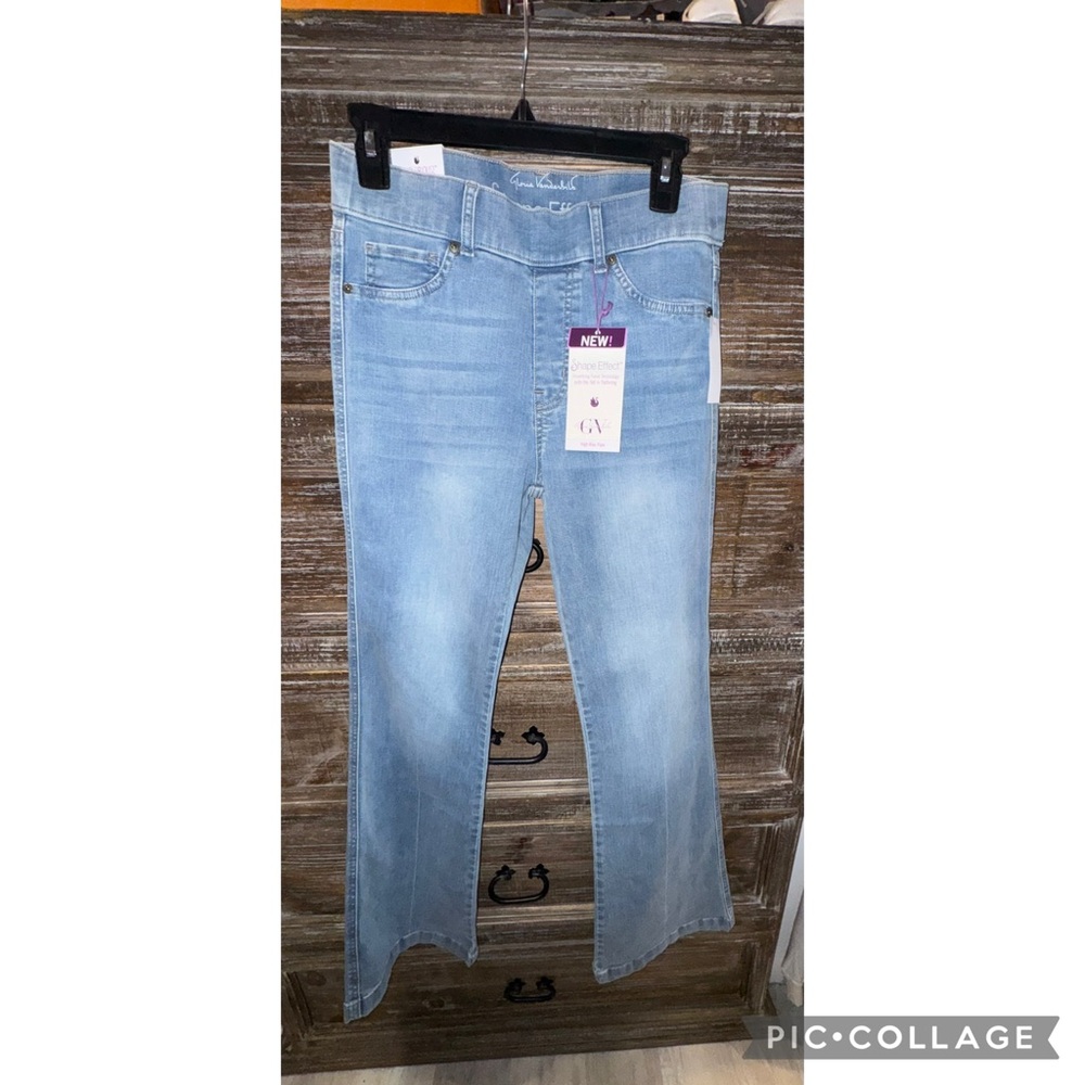 NWT Gloria Vanderbilt High Rise Flare Shape Effect Jeans Sz 6